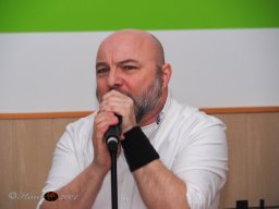 Mit Musik zur Menschlichkeit-VinziRast 8.03.2025